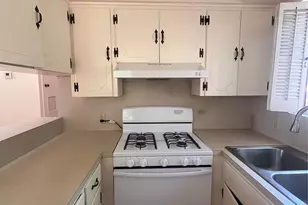 208 E 31st St, Austin, TX 78705 - Photo 9