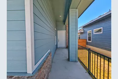 158 Gresham, Kyle, TX 78640 - Photo 5
