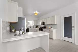 684 Hogan, Kyle, TX 78640 - Photo 7