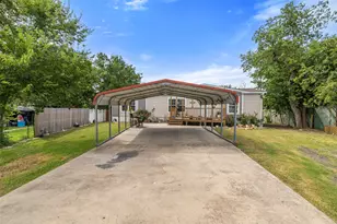 418 Lenora Dr, Taylor, TX 76574 - Photo 3