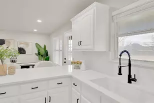 131 Meadow Valley Loop, Jarrell, TX 76537 - Photo 9