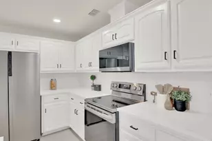 131 Meadow Valley Loop, Jarrell, TX 76537 - Photo 7