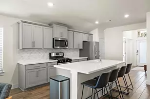 6209 Dumfries Ln, Austin, TX 78744 - Photo 5