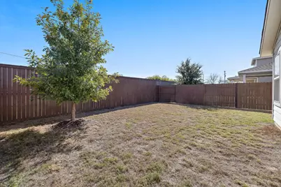 6209 Dumfries Lane, Austin, TX 78744 - Photo 25