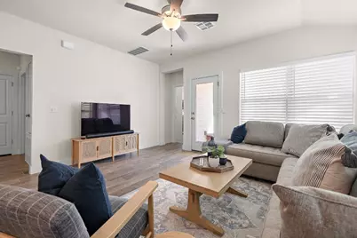 6209 Dumfries Lane, Austin, TX 78744 - Photo 9