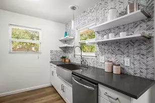 2520 Baxter Dr, Austin, TX 78745 - Photo 9