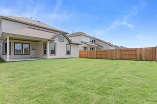 205 W Faulkner St, Liberty Hill, TX 78642 - Photo 27