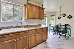 725 Green Valley Dr NE, Bastrop, TX 78602 - Photo 11