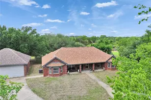 725 Green Valley Dr NE, Bastrop, TX 78602 - Photo 31