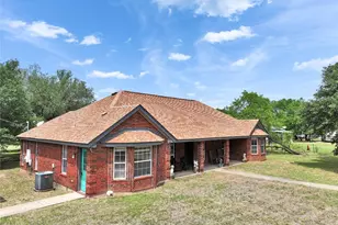 725 Green Valley Dr NE, Bastrop, TX 78602 - Photo 33