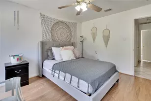 725 Green Valley Dr NE, Bastrop, TX 78602 - Photo 15