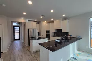 113 Blf Crk Ln, Georgetown, TX 78628 - Photo 9