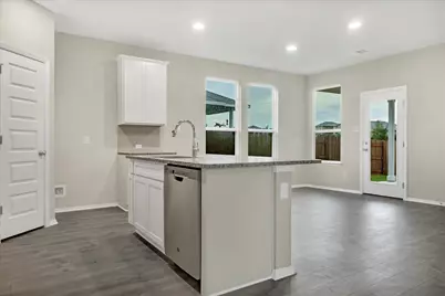 135 Lyndon Drive, San Marcos, TX 78666 - Photo 5