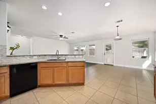 7817 Squirrel Hollow Dr, Georgetown, TX 78628 - Photo 17