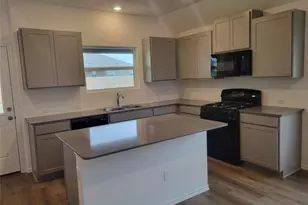 623 Waterway Ave, Hutto, TX 78634 - Photo 3