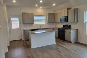 623 Waterway Ave, Hutto, TX 78634 - Photo 17