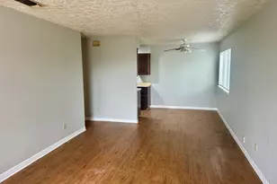 1103 Hillyer St, San Marcos, TX 78666 - Photo 7