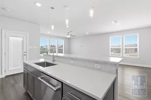 555 Purple Heart Dr, Buda, TX 78610 - Photo 9