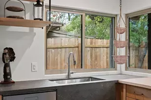 1400 Cripple Creek Dr, Austin, TX 78758 - Photo 23