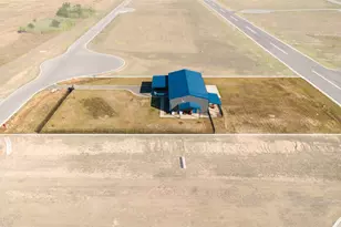 140 Airpark Dr, Georgetown, TX 78626 - Photo 31