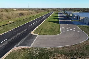 140 Airpark Dr, Georgetown, TX 78626 - Photo 37