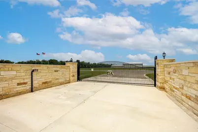140 Airpark Drive, Georgetown, TX 78626 - Photo 33