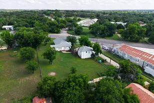 1301 Taylor St, Lampasas, TX 76550 - Photo 33