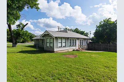 1301 Taylor St, Lampasas, TX 76550 - Photo 29