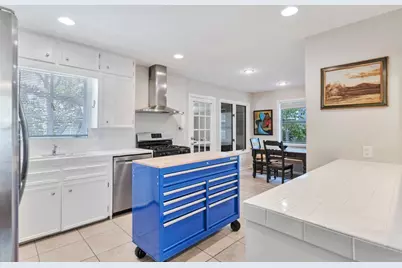 1715 W Saint Johns Avenue, Austin, TX 78757 - Photo 7