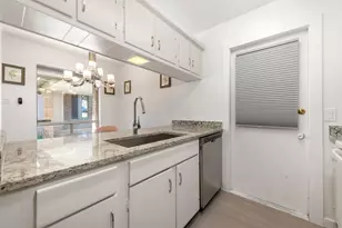 10111 Golden Meadow Dr, Austin, TX 78758 - Photo 7