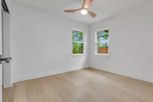 6807 Roanoke Dr, Austin, TX 78723 - Photo 19