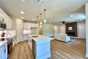 140 Heleakala Dr, Bastrop, TX 78602 - Photo 11