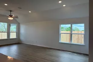 213 Greinert Dr, Taylor, TX 76574 - Photo 3