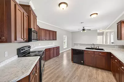 130 Leaning Oaks Circle, Seguin, TX 78155 - Photo 7