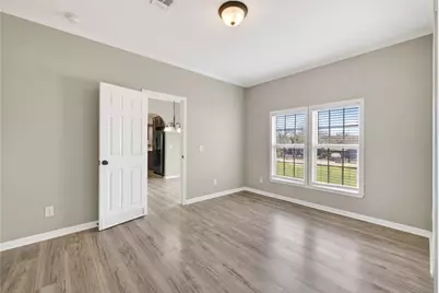 130 Leaning Oaks Circle, Seguin, TX 78155 - Photo 15