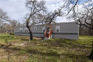 130 Leaning Oaks Cir, Seguin, TX 78155 - Photo 25