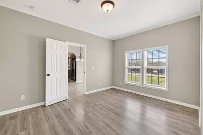 130 Leaning Oaks Circle, Seguin, TX 78155 - Photo 15