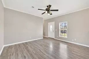 130 Leaning Oaks Cir, Seguin, TX 78155 - Photo 3