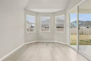 129 Pendleton Dr, Kyle, TX 78640 - Photo 5