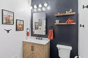 203 E 31st St, Austin, TX 78705 - Photo 13