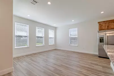 346 Webb Street, Smithville, TX 78957 - Photo 7