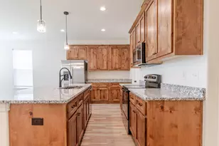 346 Webb St, Smithville, TX 78957 - Photo 5