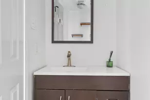2710 E 3rd St, Austin, TX 78702 - Photo 15