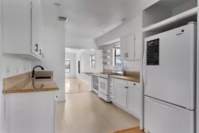 2710 E 3rd Street, Austin, TX 78702 - Photo 9