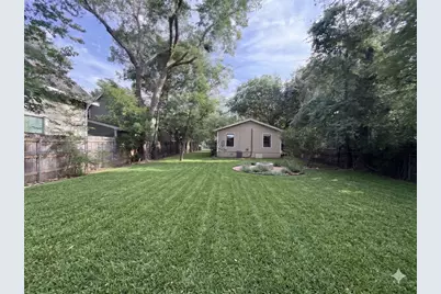 2710 E 3rd Street, Austin, TX 78702 - Photo 29