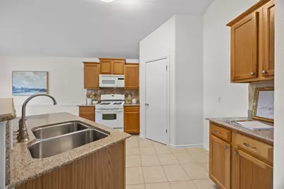 8219 Edgemoor Place, Austin, TX 78749 - Photo 15