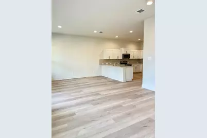 104 Zayd Court #B, Jarrell, TX 76537 - Photo 5