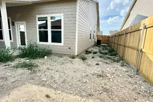 104 Zayd Ct, Jarrell, TX 76537 - Photo 23