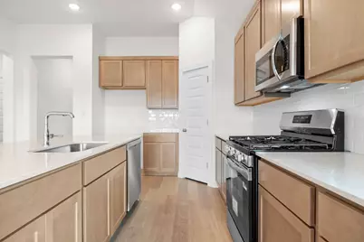 102 Malibu, Hutto, TX 78634 - Photo 3