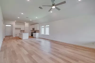 102 Malibu, Hutto, TX 78634 - Photo 11